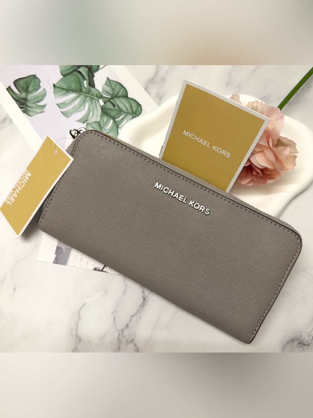 Michael Kors Women's Grey Zip-Around Leather continental Wallet